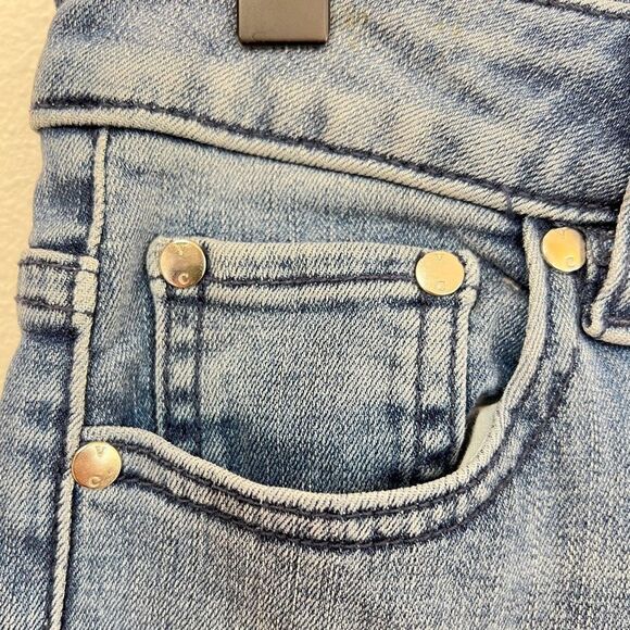 Vince Camuto Studded Frayed Hem Jeans - 26 - Preloved - Picture 9 of 16